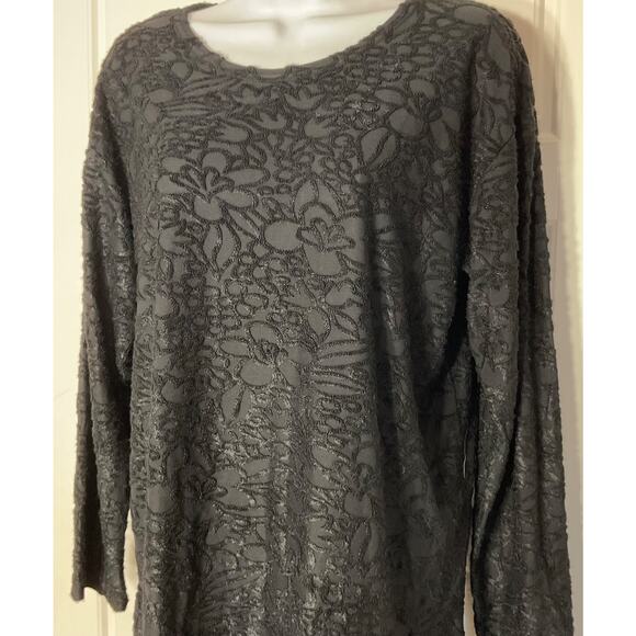 Capcity Studio Black Long Sleeve Tunic Textured Floral Design Small - Picture 2 of 6